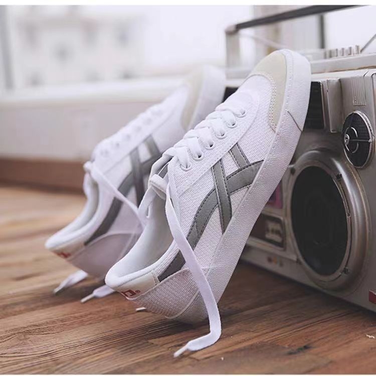 Sportos, hétköznapi teniszcipő, lélegző, könnyű vászon felsőrész, marhaín talp, uniszex