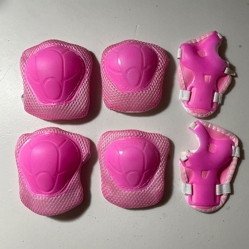 Детски комплект защитни предпазни средства за каране на ролери – 6 части: каска, протектори за китки, лакти и колена