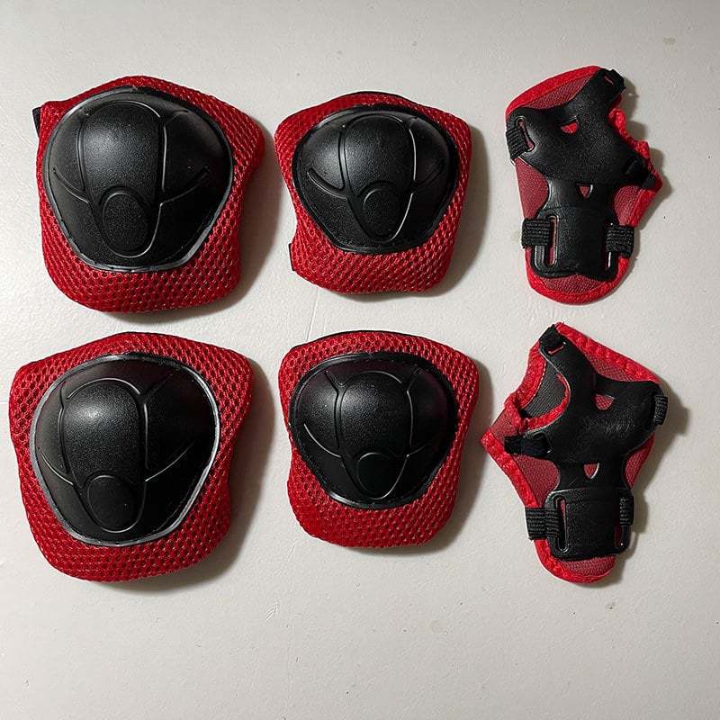 Детски комплект защитни предпазни средства за каране на ролери – 6 части: каска, протектори за китки, лакти и колена