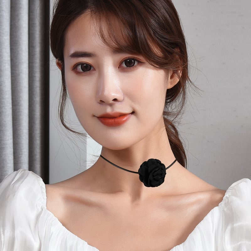 Колие с мотив цветя, смесен материал, висулка с инкрустирани смесени камъни, Chopin верига, MB240419