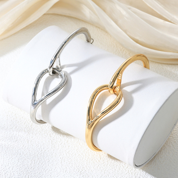 Гривна | Цинкова сплав, електропокритие; Форми: диамант, капка, геометрична; Стил: УНИСЕКС, Ин стил; Премиера: Зима 2025