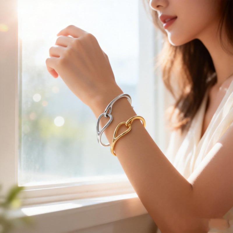 Гривна | Цинкова сплав, електропокритие; Форми: диамант, капка, геометрична; Стил: УНИСЕКС, Ин стил; Премиера: Зима 2025