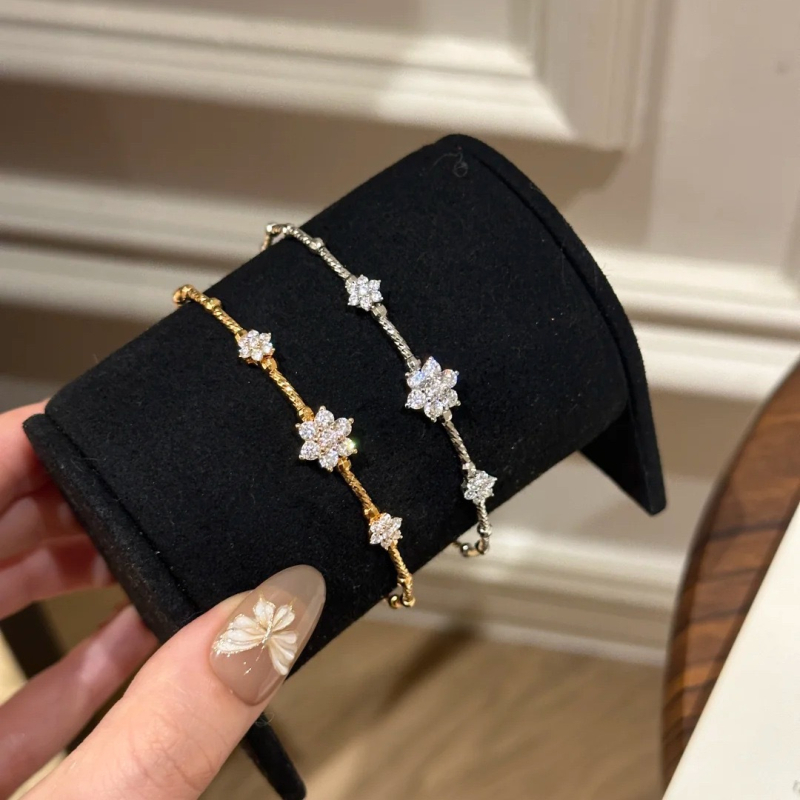 Set nakita: ogrlica, narukvica i prsten s motivom četverolistne deteline – bakar, korejski stil, cirkon umetanje, pozlaćeni umjetni kamenčići, sportska funkcija