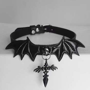 Halloween ogrlica s krilima malog đavla, križ, Y2K stil; materijal: cinkova legura; lanac u obliku vala; privjesak od legure; originalni dizajn
