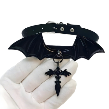 Halloween ogrlica s krilima malog đavla, križ, Y2K stil; materijal: cinkova legura; lanac u obliku vala; privjesak od legure; originalni dizajn