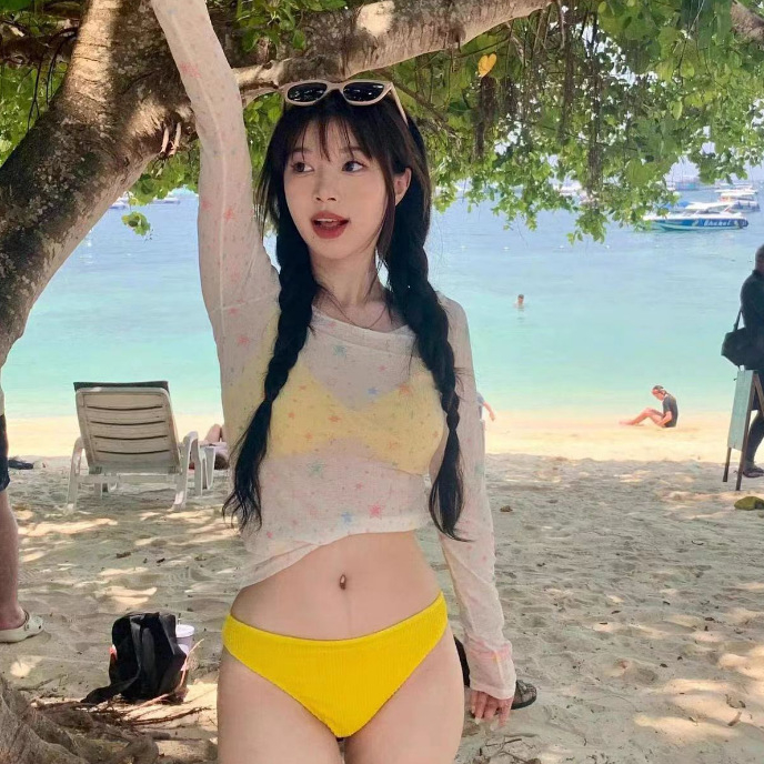 Trodjelni bikini set — najlon 82%, podstava poliester 98%, težina 200 g, seksi, otvorena leđa, izdržljiv, s jastučićem za prsa