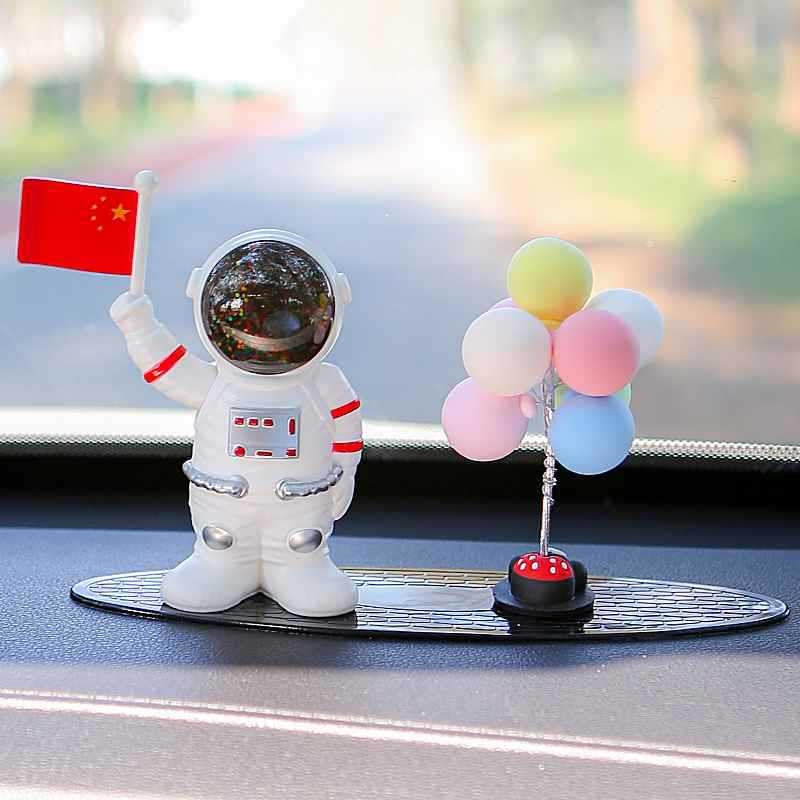 Διακοσμητικό αυτοκινήτου με αστροναύτη – Πλαστικό, κινεζικού παραδοσιακού στυλ, διακόσμηση, χωρίς εξατομίκευση