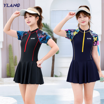 Costum de baie întreg pentru femei, mâneci scurte, cu burete la bust, model solid, material poliester