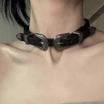 Kožna choker ogrlica s privjeskom od legure, bočni lanac, personalizirani trend stil