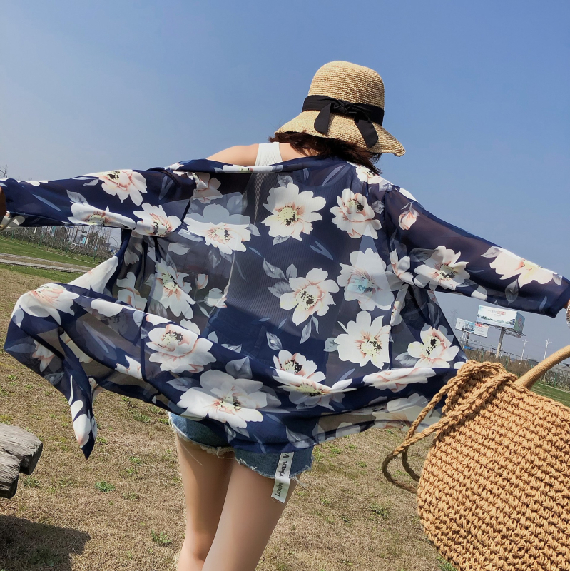 Шифон кардиган топ с принт, яка‑лист лотуса, ръкав 3/4, дължина 65–80 см, съдържание 50–70% спандекс.