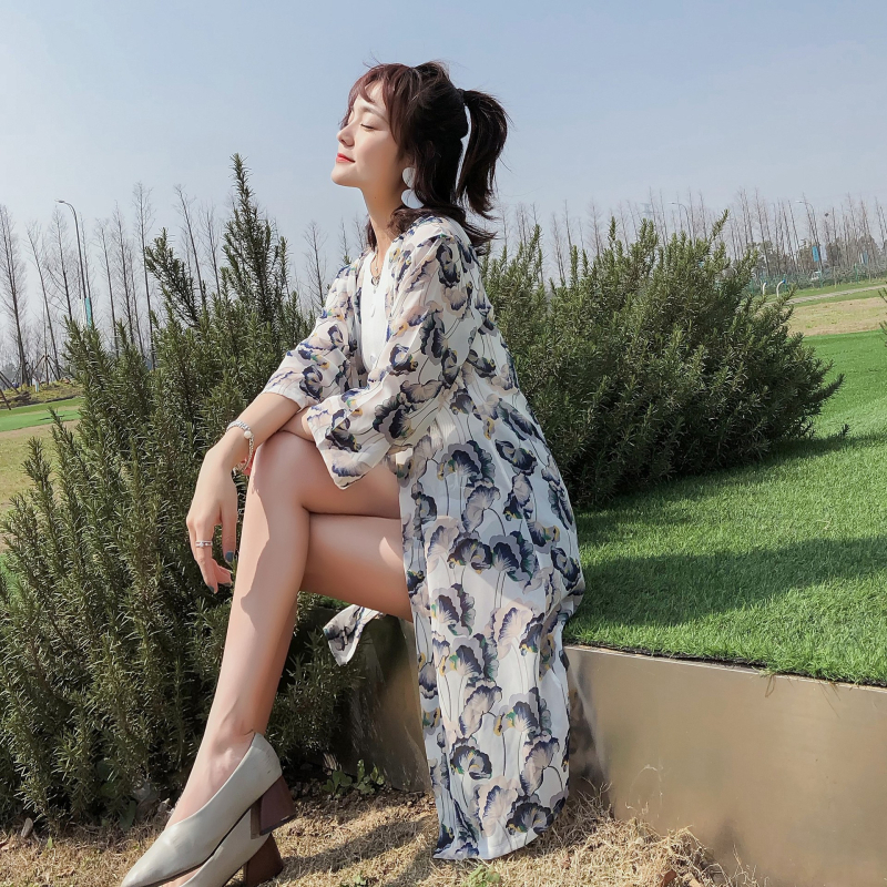 Шифон кардиган топ с принт, яка‑лист лотуса, ръкав 3/4, дължина 65–80 см, съдържание 50–70% спандекс.