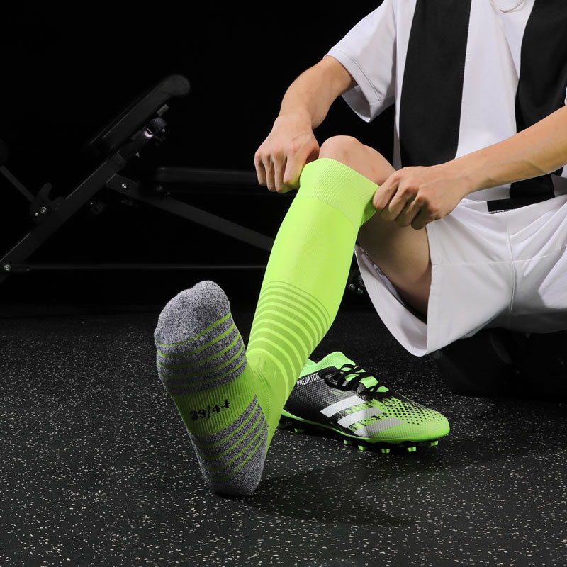 Futball zoknik térd fölött, légáteresztő, csúszásmentes