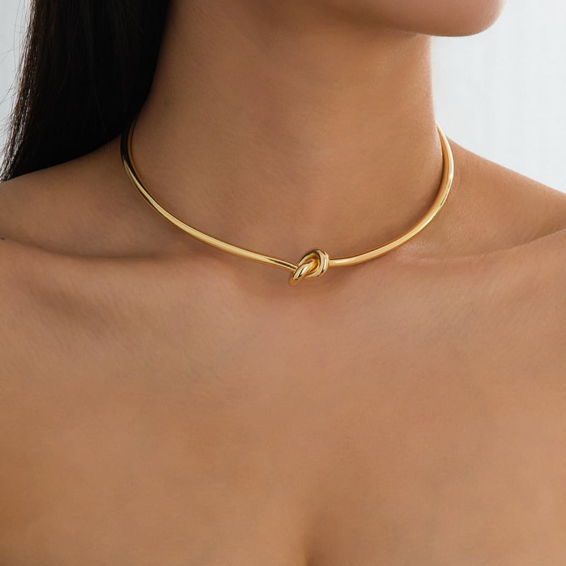 Choker ogrlica s čvorom i otvorenim ovratnikom, geometrijski oblik, Ins stil; Materijal: cinkova legura; Proces: elektroplatiranje; Obim: ≤30 cm; Težina: 35 g