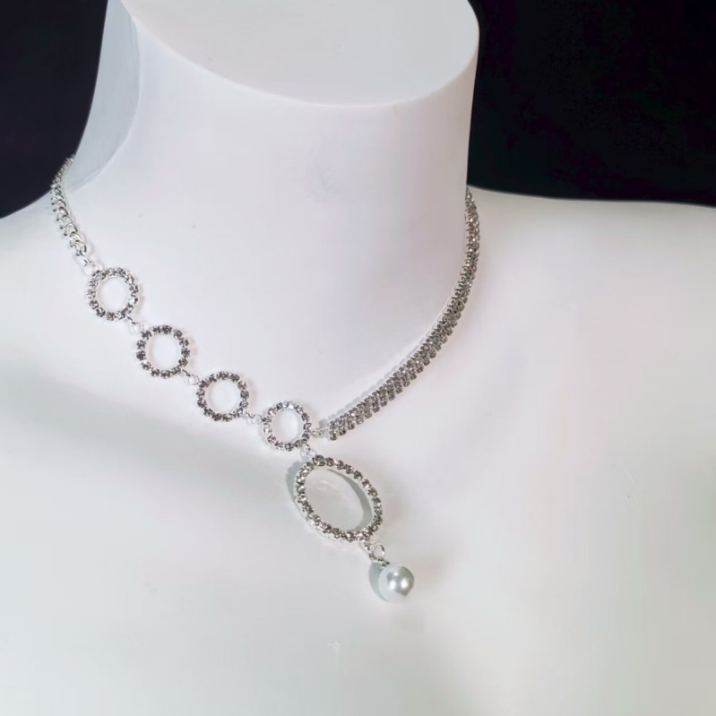 Ogrlica s rhinestones privjeskom na bambuskom lancu, višeslojni dizajn, elektroplatirani završetak