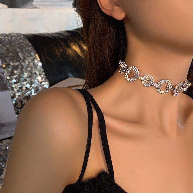 Geometrijski bakreni chok er ogrlica s rhinestone privjeskom, elektroplating završna obrada, duljina 31–40 cm
