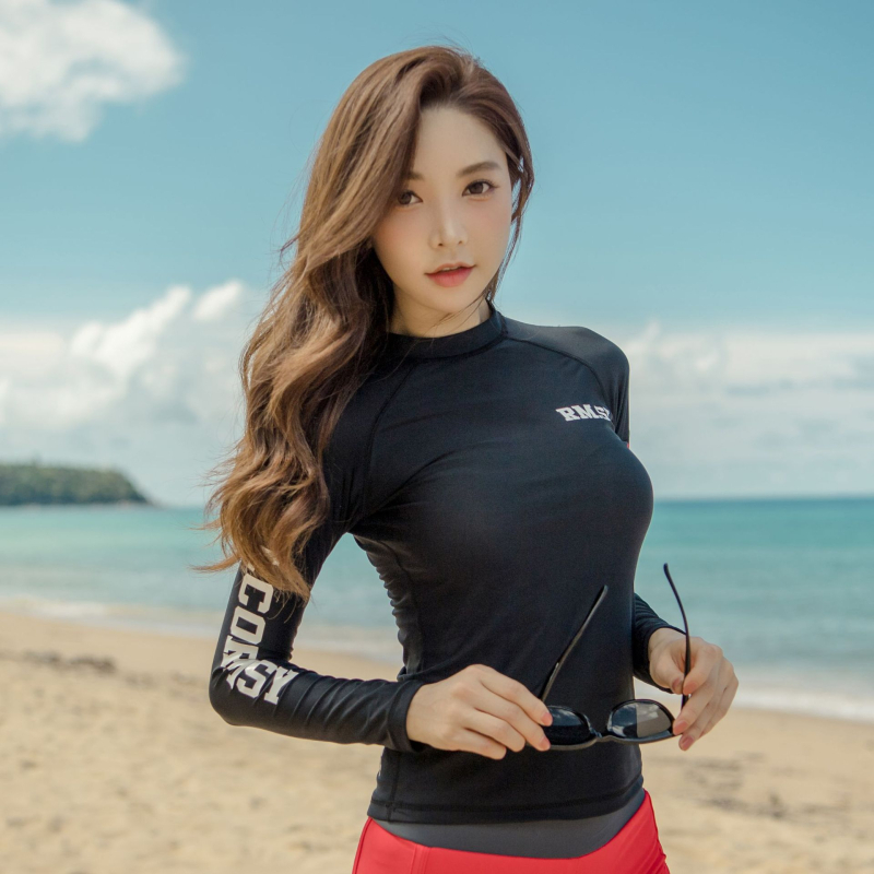 Langchen Női nylonból készült szétválasztott hosszú ujjú búvárruha, gyorsan száradó, egyszínű minta, snorkelinghez és szörfözéshez