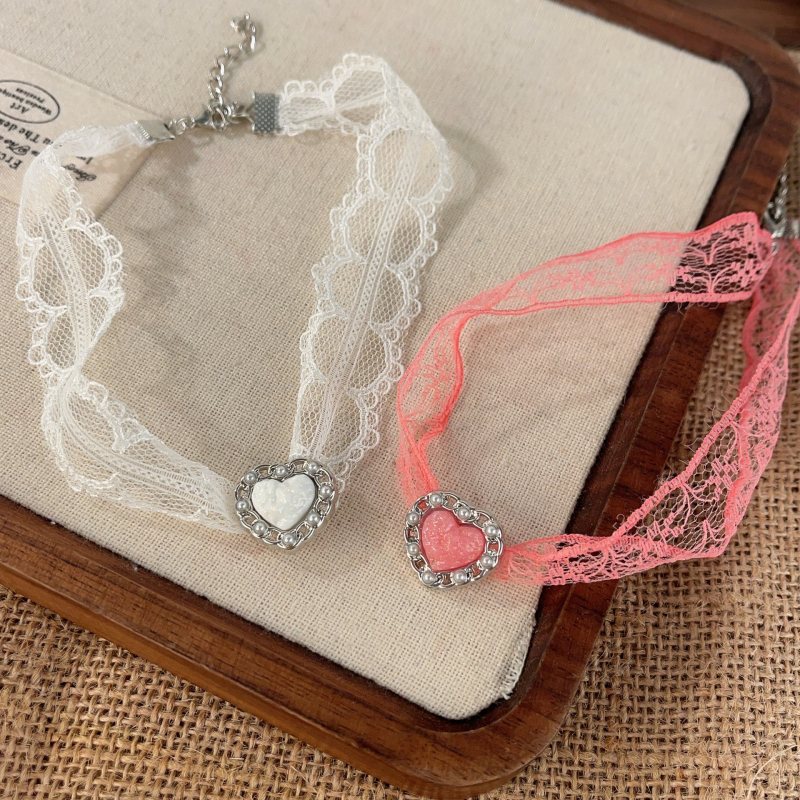 Izuzetan ružičasto bijeli čipkasti choker sa srcem za žene, sladak i hrabar stil, personalizirani lanac ključne kosti