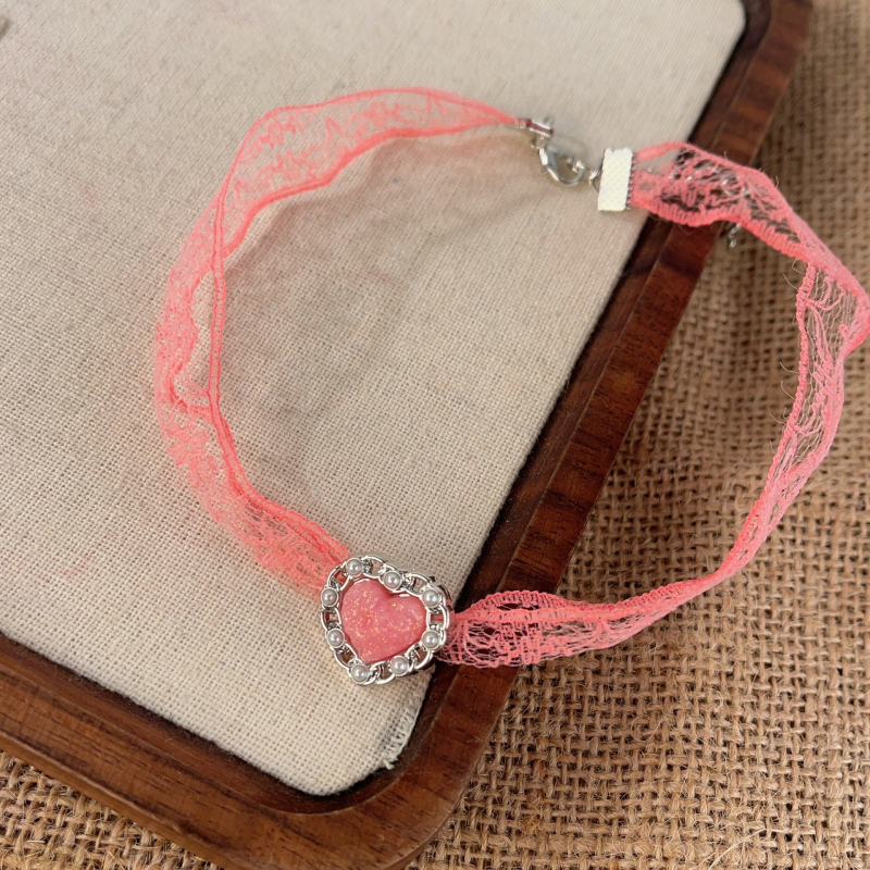 Izuzetan ružičasto bijeli čipkasti choker sa srcem za žene, sladak i hrabar stil, personalizirani lanac ključne kosti