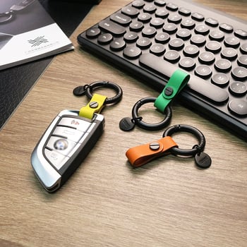 VISGARY Breloc de chei din piele naturală cu cataramă în formă de V, stil luxos