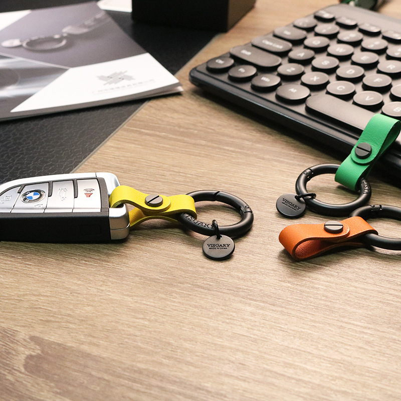 VISGARY Breloc de chei din piele naturală cu cataramă în formă de V, stil luxos