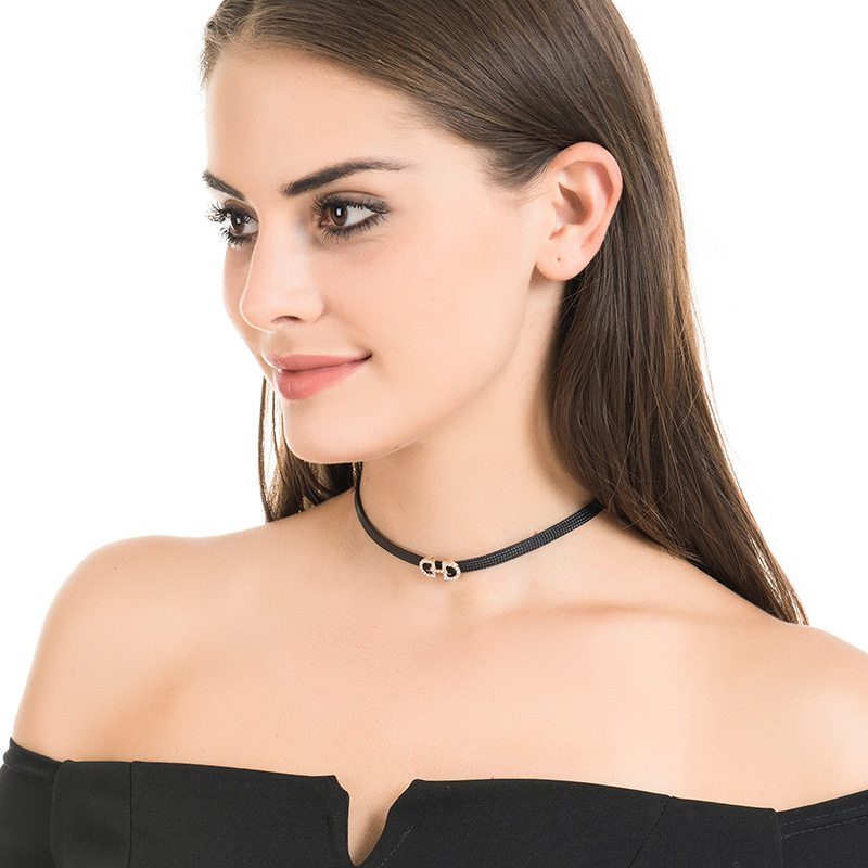 Betűs choker nyaklánc ötvözet lánccal és Polygonatum függővel, Chopin lánccal, hossz 41–50 cm, koreai stílus