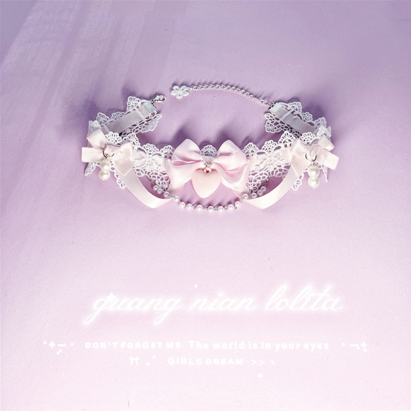 Чокър огърлица с дантелена верижка, многослойна, форми: сърце, цвете и панделка, акрилна висулка