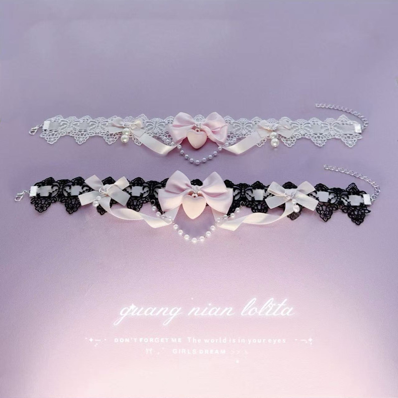 Чокър огърлица с дантелена верижка, многослойна, форми: сърце, цвете и панделка, акрилна висулка