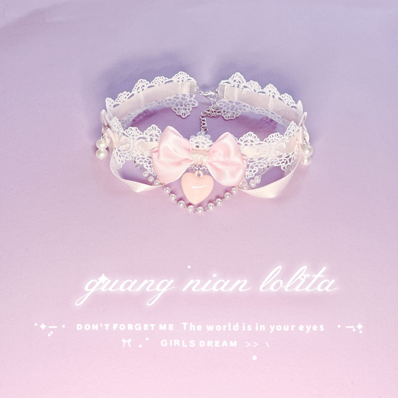 Чокър огърлица с дантелена верижка, многослойна, форми: сърце, цвете и панделка, акрилна висулка