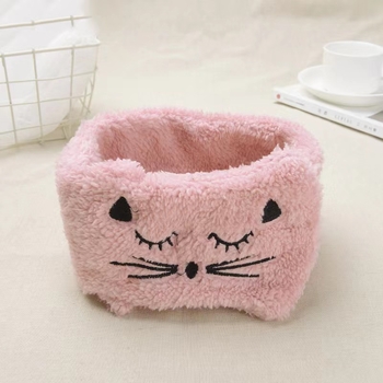 Macskás hímzéssel és Velcro-záródással ellátott hajpánt, textil anyag, kockás minta