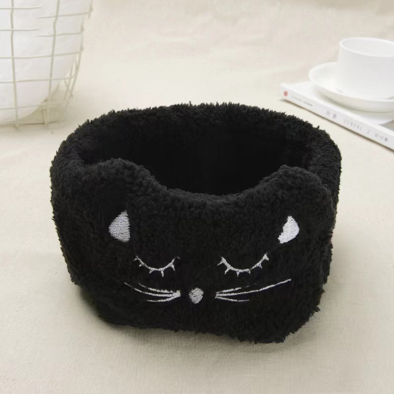 Macskás hímzéssel és Velcro-záródással ellátott hajpánt, textil anyag, kockás minta