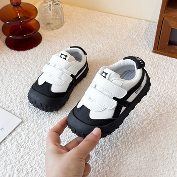 Gyerekeknek készült futócipő Velcro-zárral, könnyű mikroszálas felsőrész, gumírozott talp, uniszex mindennapi viselet