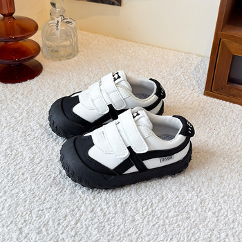 Gyerekeknek készült futócipő Velcro-zárral, könnyű mikroszálas felsőrész, gumírozott talp, uniszex mindennapi viselet