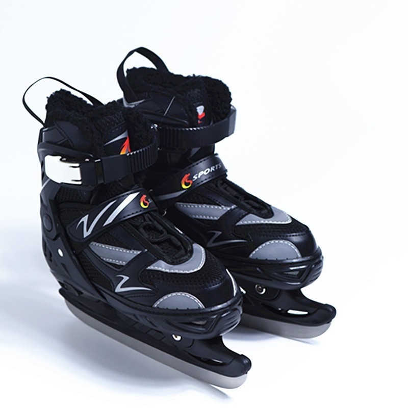 Állítható acélszerkezetű gyorskorcsolya cipő – felső rész hálószövet, PVC talp, pengék szénacélból