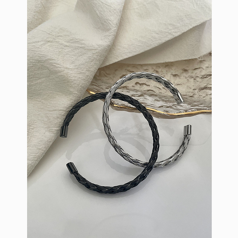 Гривна – титанов стомана, унисекс моден OL стил, геометричен дизайн, Garg