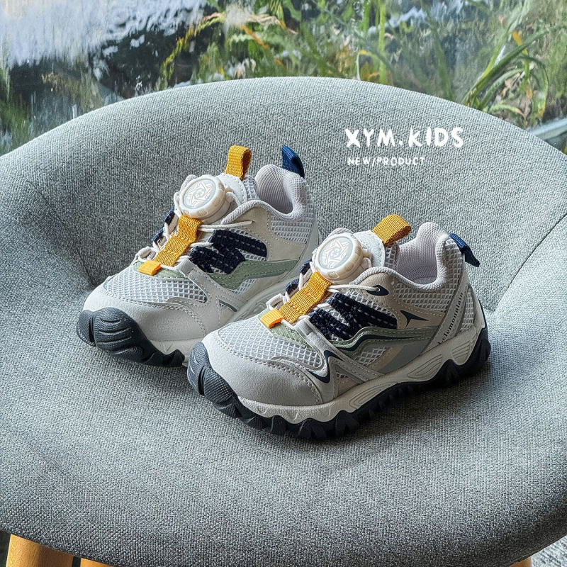 Gyerekeknek szóló sportcipők forgócsattal, ultrafiber felsőrész, légáteresztő mesh, gumi talp, uniszex 4–16 év