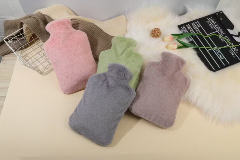 PVC melegvíz-töltő zsák, plüss hasmelegítő, modern minimalist stílus, kézre, lábra és derékra
