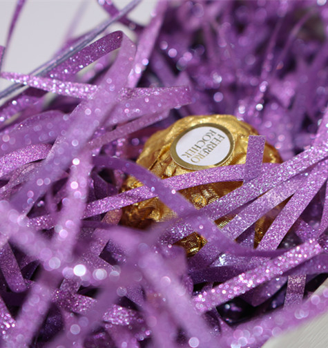 Подаръчна кутия от рафия с блестящ филм | Опаковка: PP пакет | Подходяща за подарък за рождени дни и сватби