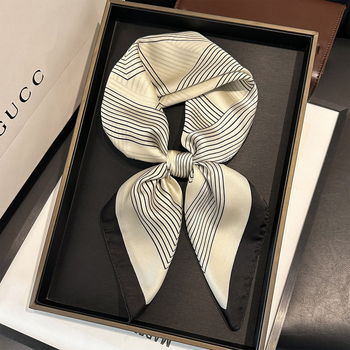 Квадратно шалче – полиестер, проста оплетка, принт; Зима 2025, елегантно и универсално