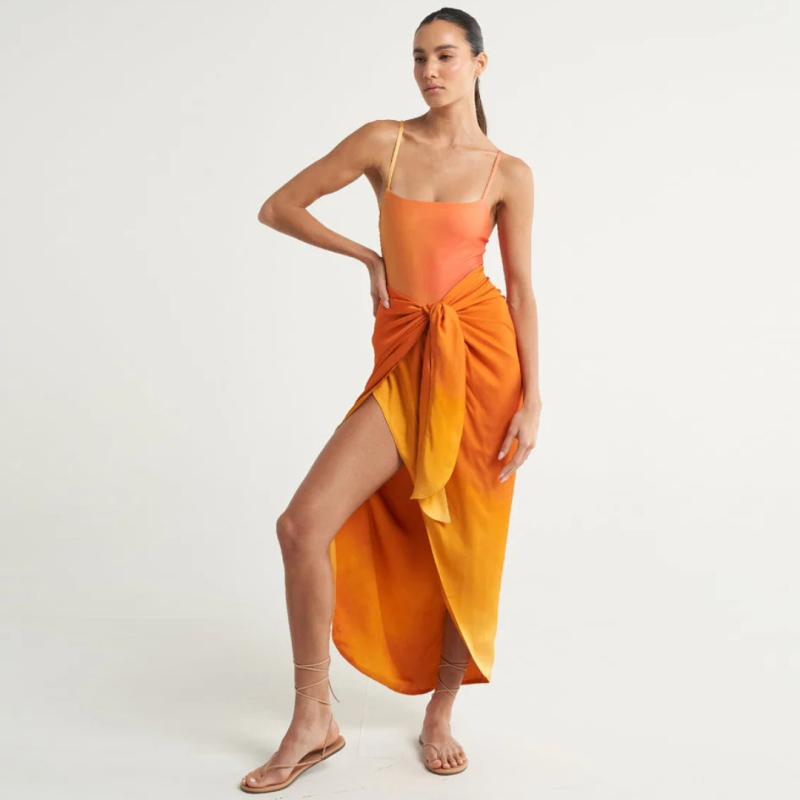 Costum de baie întreg, uscat rapid, croială strânsă, elasticitate ridicată, 90% nylon, căptușeală poliester 85%