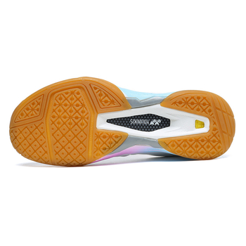 Παπούτσια Μπάντμιντον unisex με διαπνοή στο επάνω μέρος, κλείσιμο με πόρπη, εσωτερικό από βαμβάκι, εξωτερική σόλα από φυσικό καουτσούκ, χαμηλό ύψος