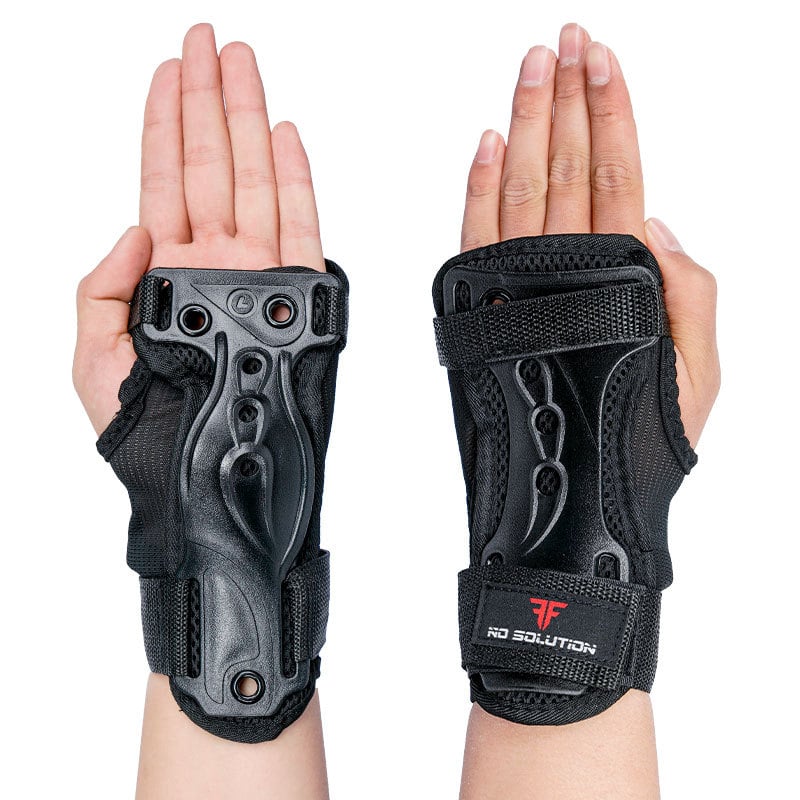 Többsportos csuklóvédő EVA anyagból: tenyér- és csuklóvédelmi rész síeléshez, görkorizáshoz és gördeszkázáshoz