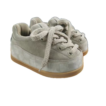 Adidași unisex, gleznă joasă, vârf rotund — partea superioară din piele, talpă din cauciuc, șireturi, înălțimea tocurilor 3–5 cm