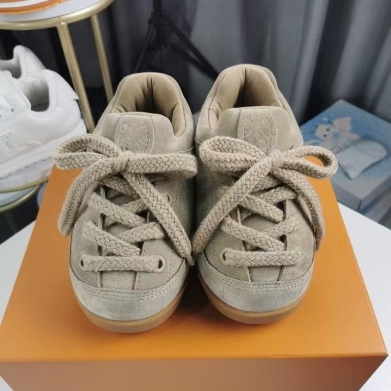 Adidași unisex, gleznă joasă, vârf rotund — partea superioară din piele, talpă din cauciuc, șireturi, înălțimea tocurilor 3–5 cm