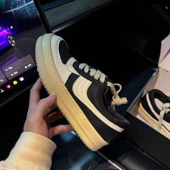 Uniszex alacsony szárú bőrcipő split bőr felsőrésszel, gumitalppal, 3-5 cm-es sarok, kerek orr