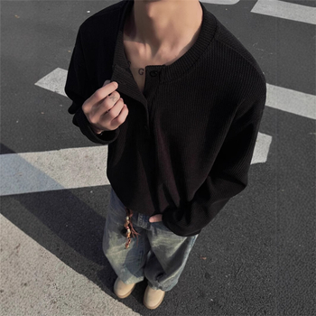 Henley μακρυμάνικη T-shirt με κουμπωτή λαιμόκοψη, χαλαρή γραμμή, πολυεστερική ανάμιξη