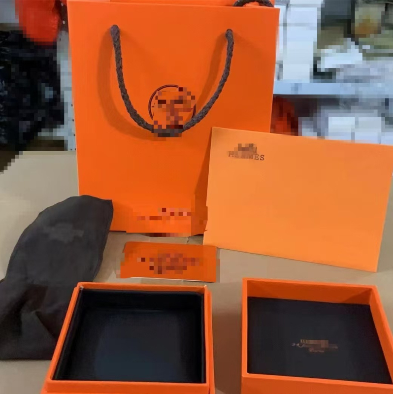 H betűs uniszex karkötő rozsdamentes acélból, precíz kidolgozás, sportos funkció, forma: betűk/szöveg