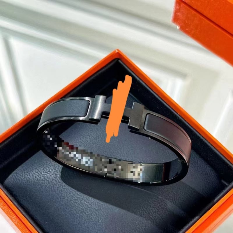 H betűs uniszex karkötő rozsdamentes acélból, precíz kidolgozás, sportos funkció, forma: betűk/szöveg