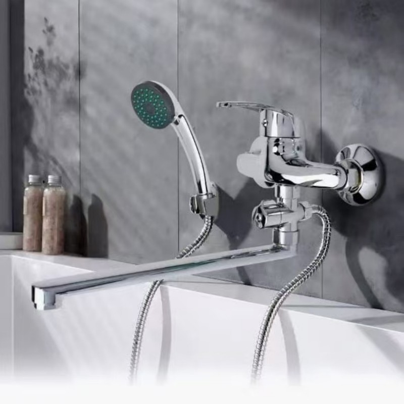 Τριπλό εντοιχισμένο σετ βρύσης μπάνιου σε τοίχο με μακρύ σωλήνα και περιστρεφόμενο ντους, κράμα ψευδάργύρου, κεραμικός πυρήνας βαλβίδας, είσοδος/έξοδος 1/2", 0–80°C λειτουργίας