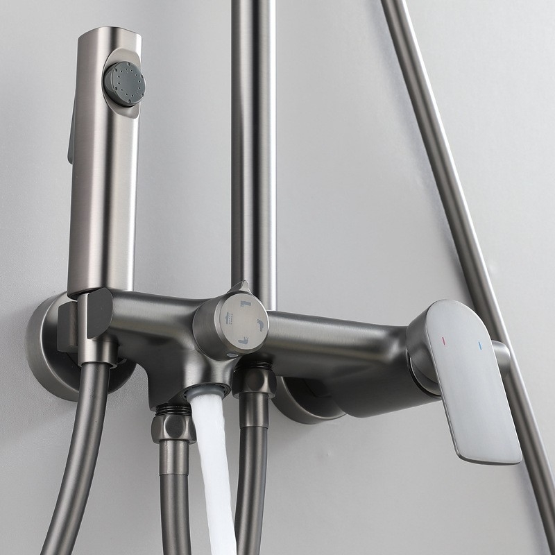Tuš set od bakra, četverostruki protok raspršivanja s regulacijom temperature i funkcijom kiše, četvrtastog oblika, vakuumska prevlaka, model V1019, navojna ugradnja
