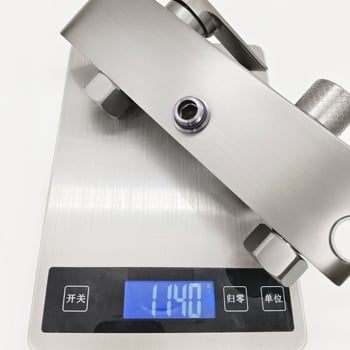 Tuš miješalica, bakreno tijelo, keramički jezgru ventila, dvostruka ručka, elektroplakirani završni premaz